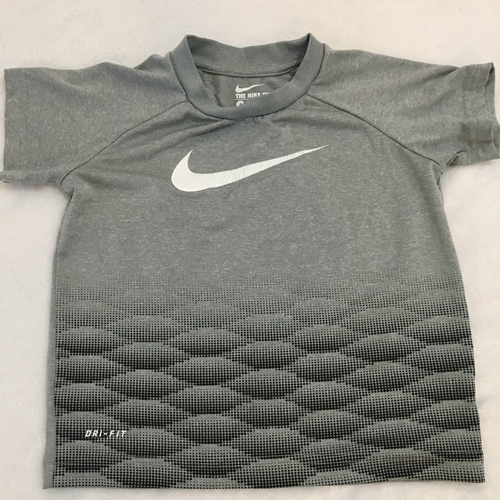 Nike boys 4T dri fit t-shirt